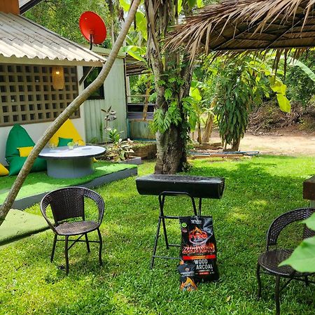 Green Paradise With Private And Front Yard Thong Sala Buitenkant foto